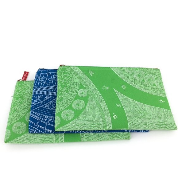 EMIRATES Makeup & Toiletries Pouches Set of 3 - Picture 2 of 7